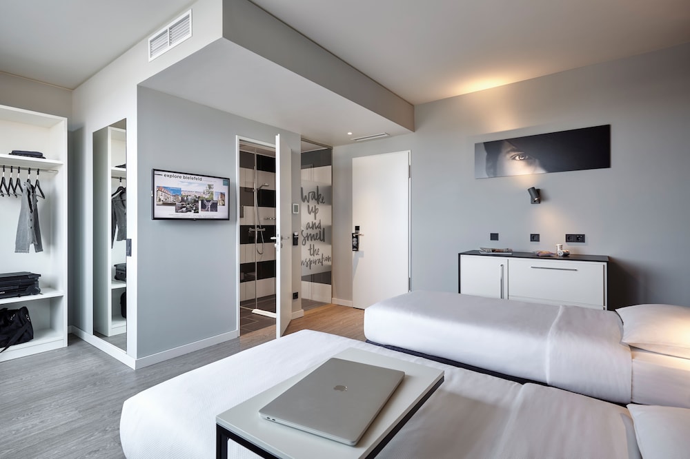 Urban, Twin Beds