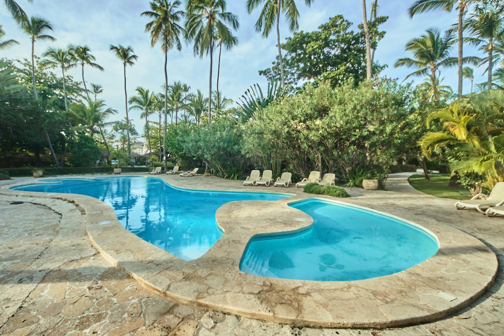 Los Corales Beach Village 47/73