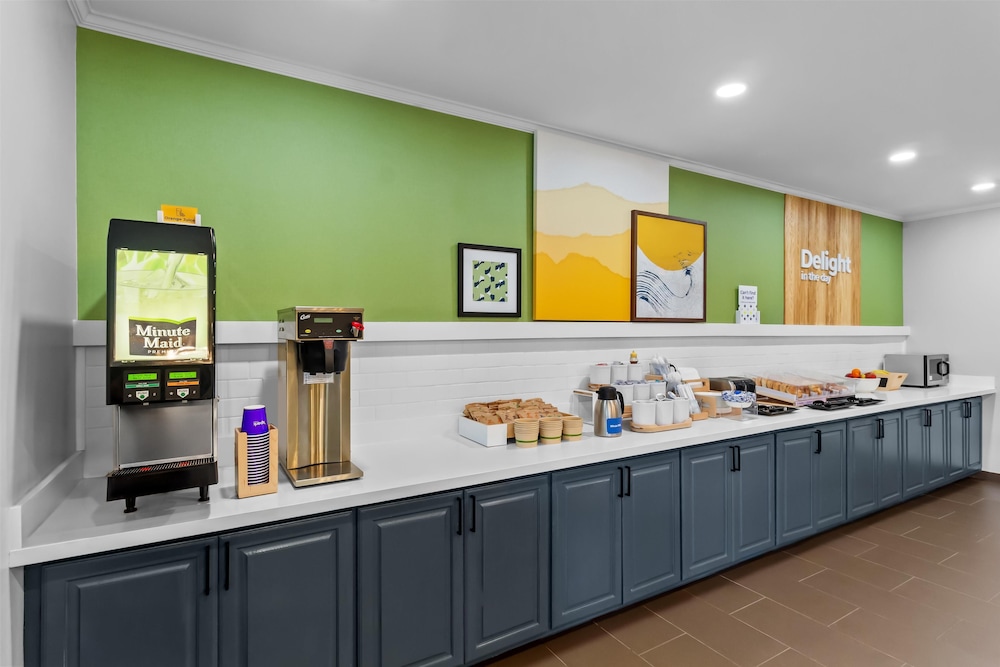 Spark by Hilton Houston Hobby Airport photo4