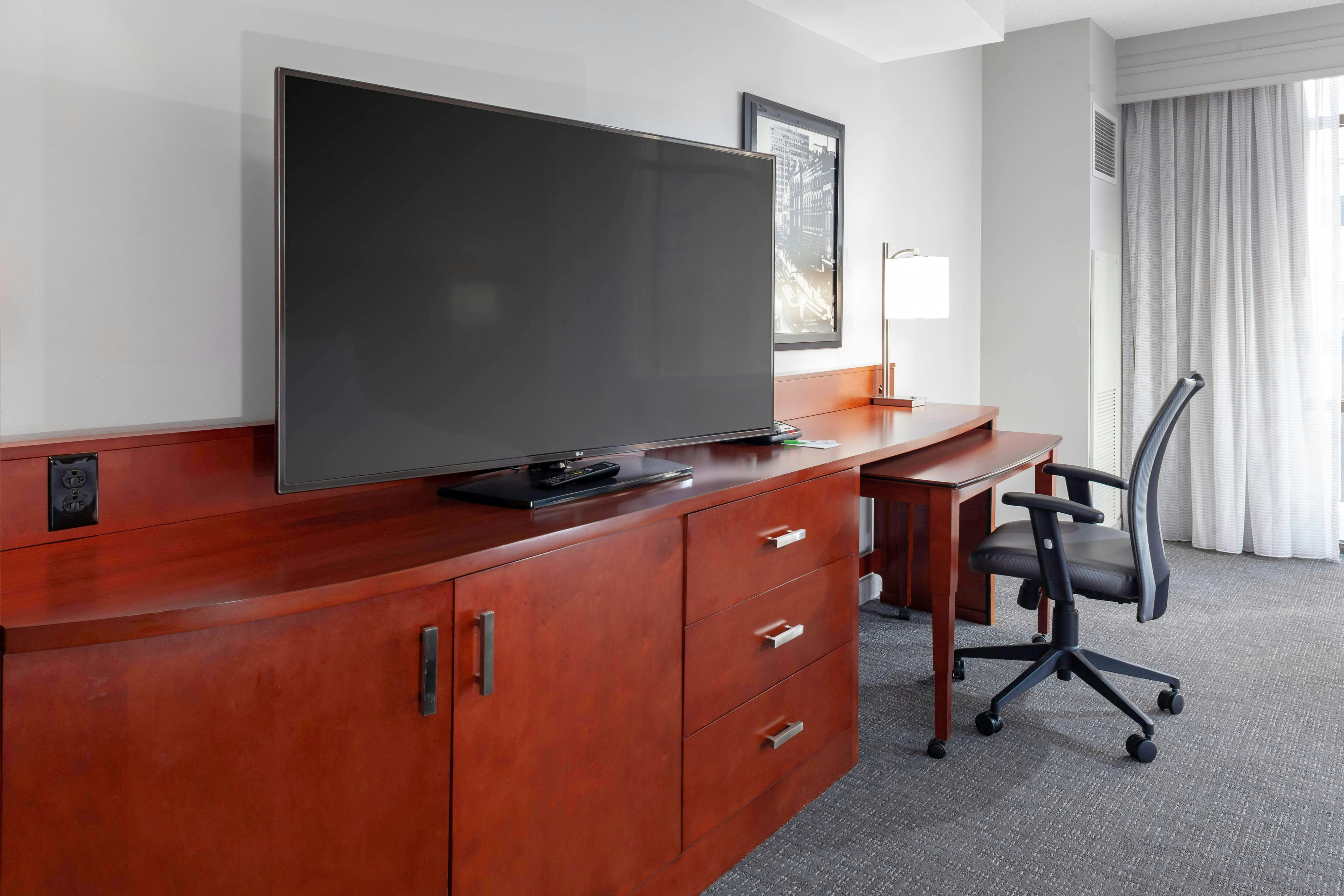 Courtyard By Marriott Downtown Memphis 23/27