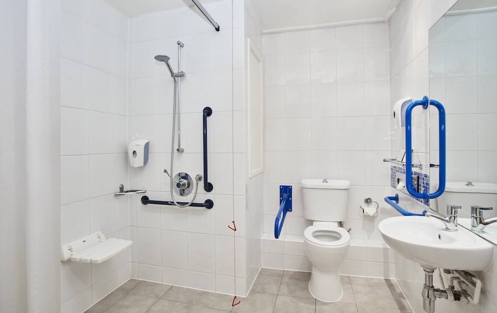 Holiday Inn Express London - Victoria by IHG 16/69