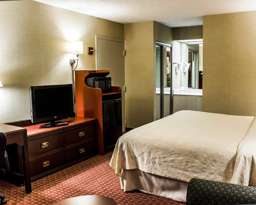 Quality Inn Roanoke Rapids 17/25
