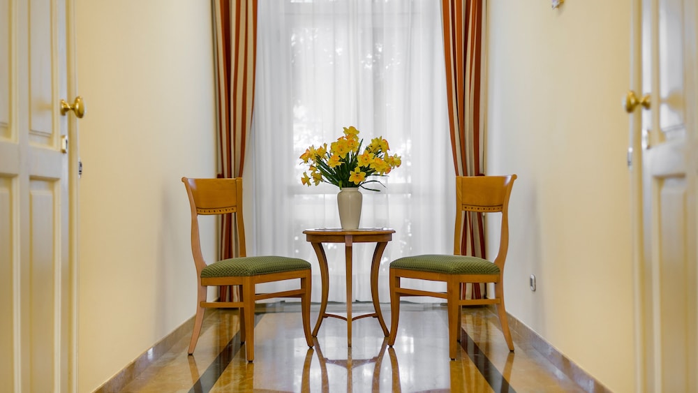 Hotel Ville Bianchi 32/48