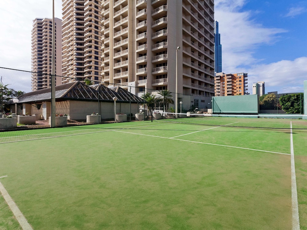 NOVOTEL SURFERS PARADISE 33/64
