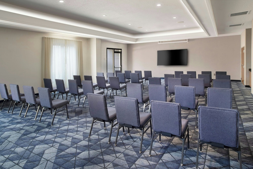 Courtyard By Marriott New Orleans Metairie 34/47