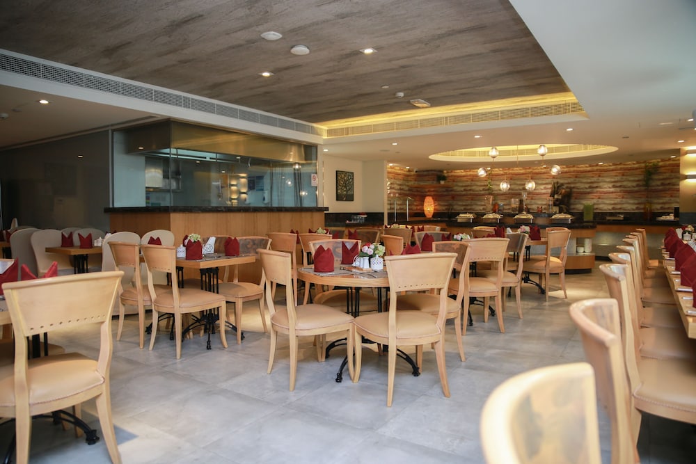 Versailles by Vieras Hotel 36/47