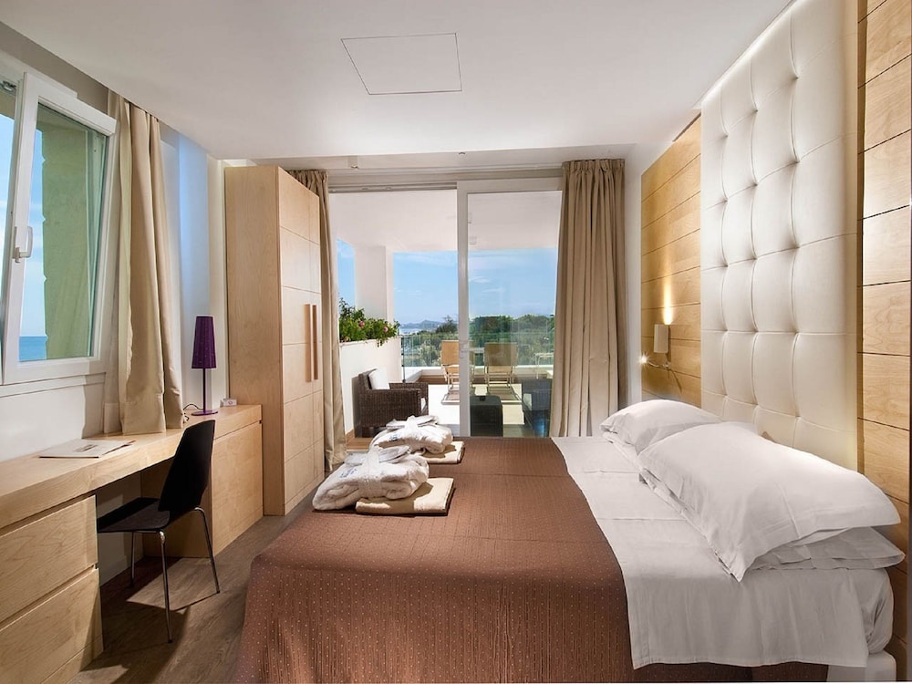 Hotel Sarti 6/32