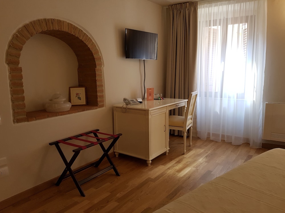 Hotel Volterra In 54/65
