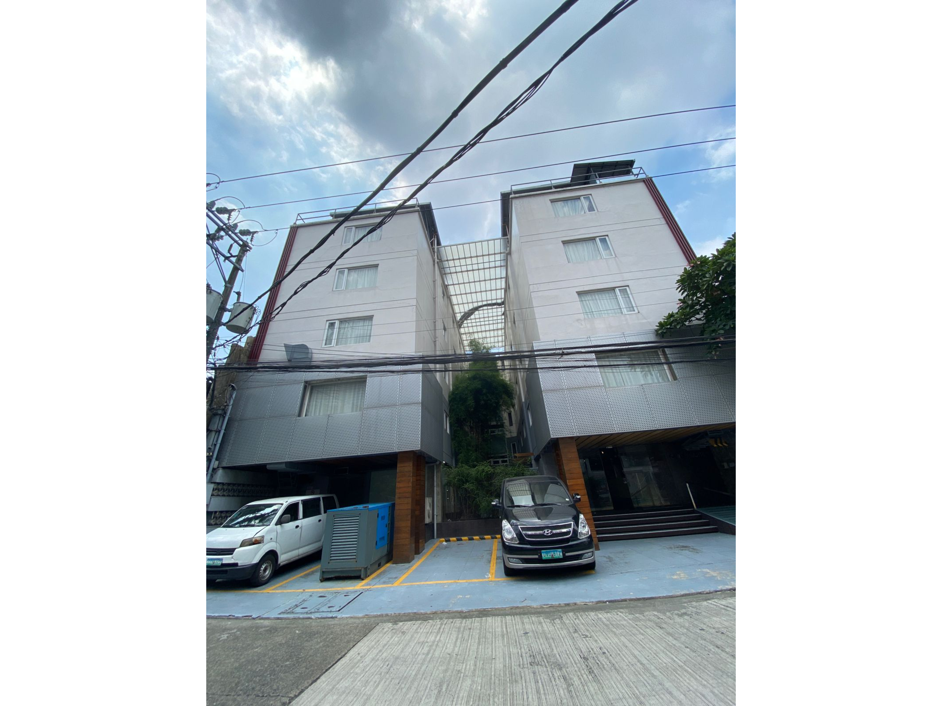 Guijo Suites Makati 2/24