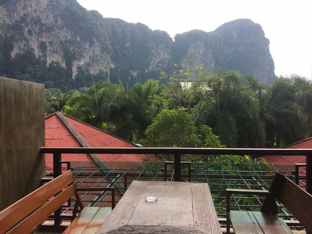 Green View Village Resort 35/50