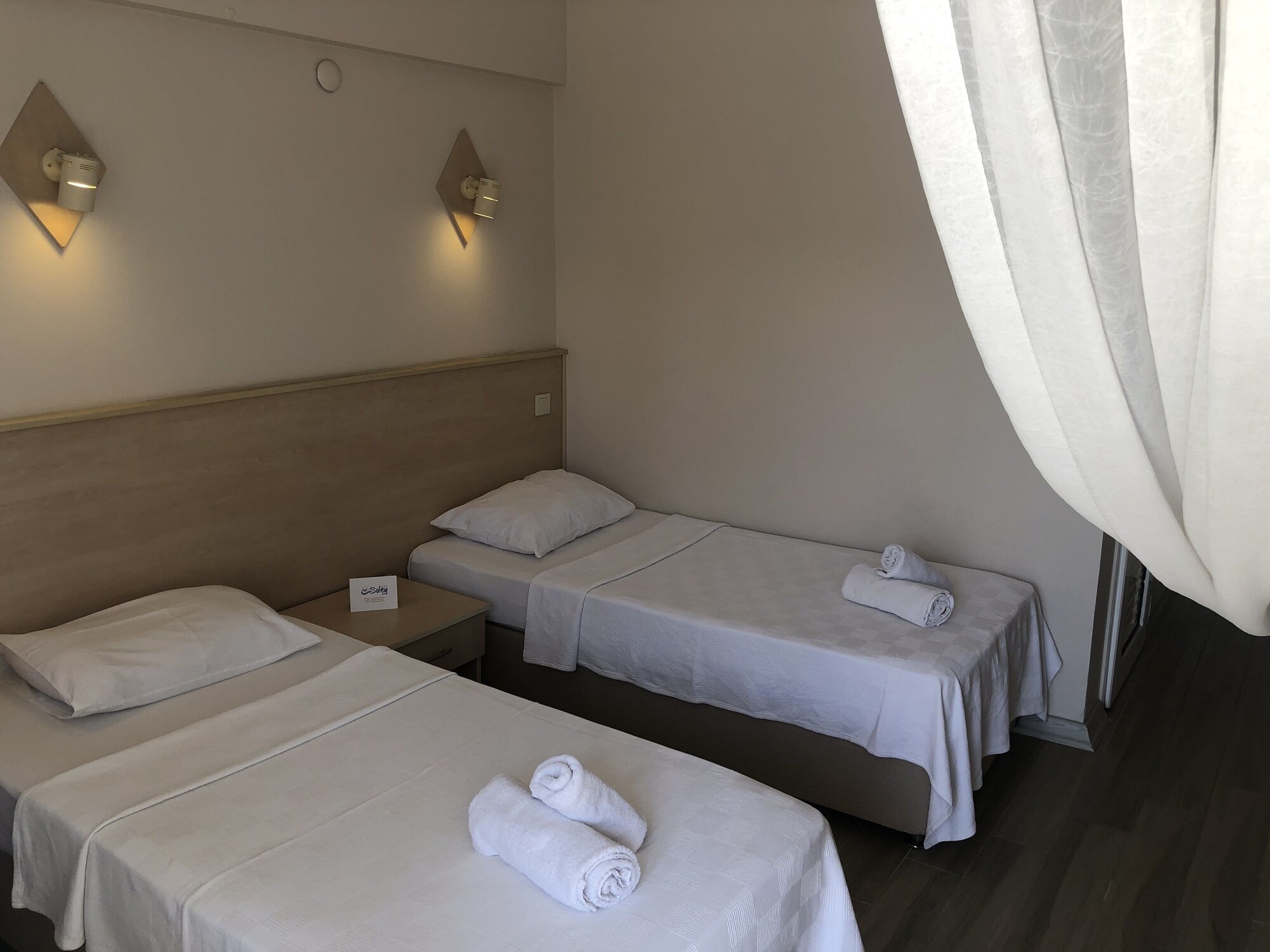 STANDARD, TWIN BEDS