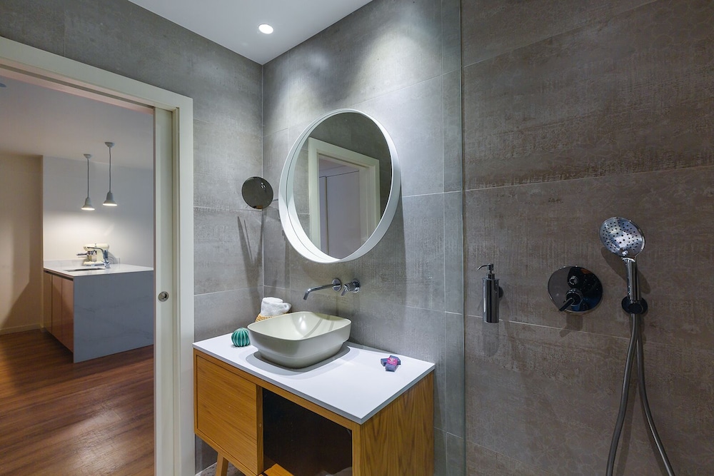 Three House Hotel 40/41