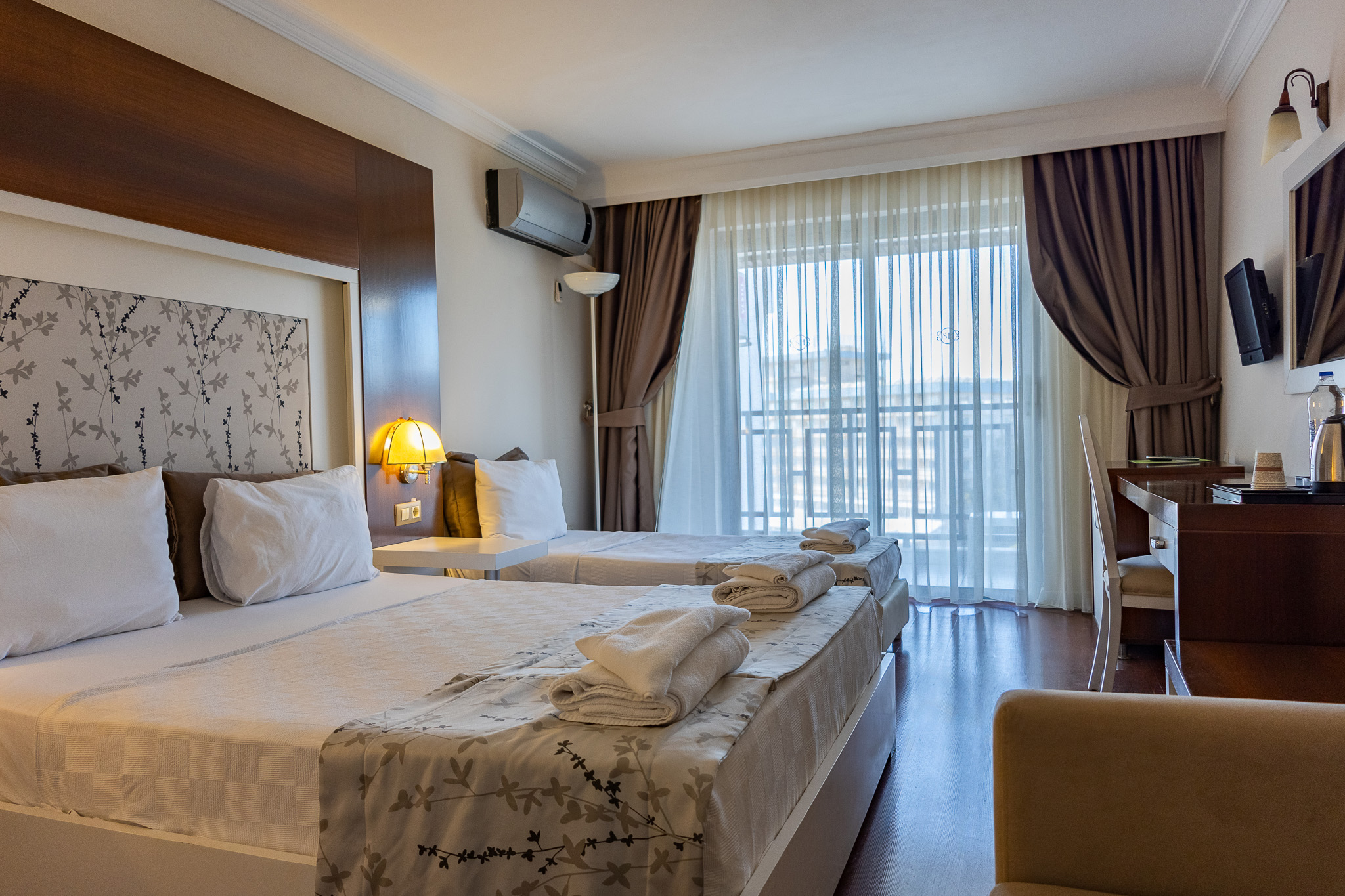 Sentinus Beach Hotel 26/83