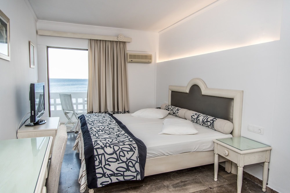 Aeolos Bay Hotel 11/46