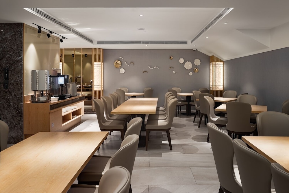 Gamalan FL Spring Hotel 33/42