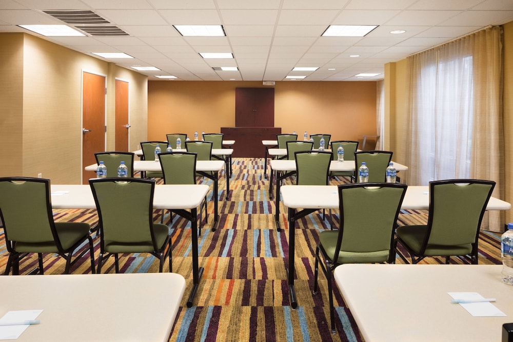 Fairfield Inn And Suites Conway 32/33