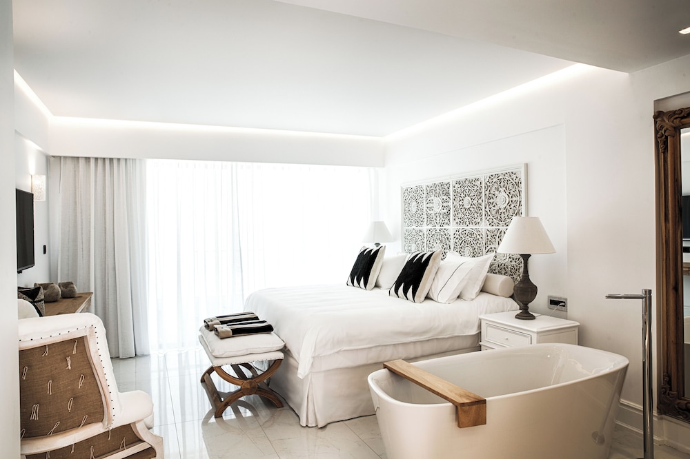 Guest Room, Luxury, King Bed, Outdoor Jetted Tub, Jetted Tub