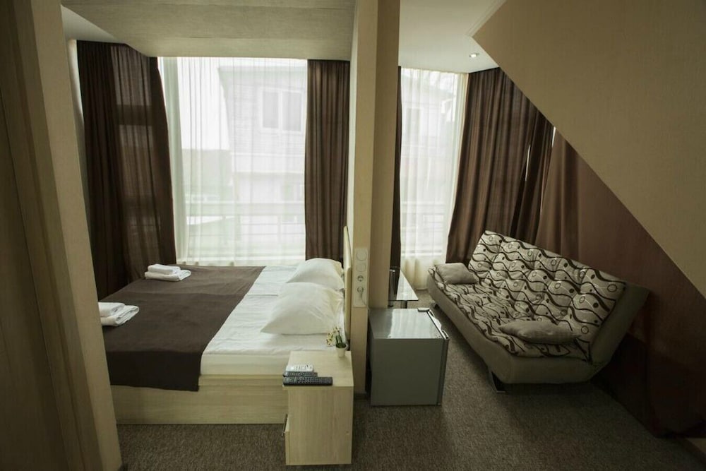 TBILISELI HOTEL 28/60