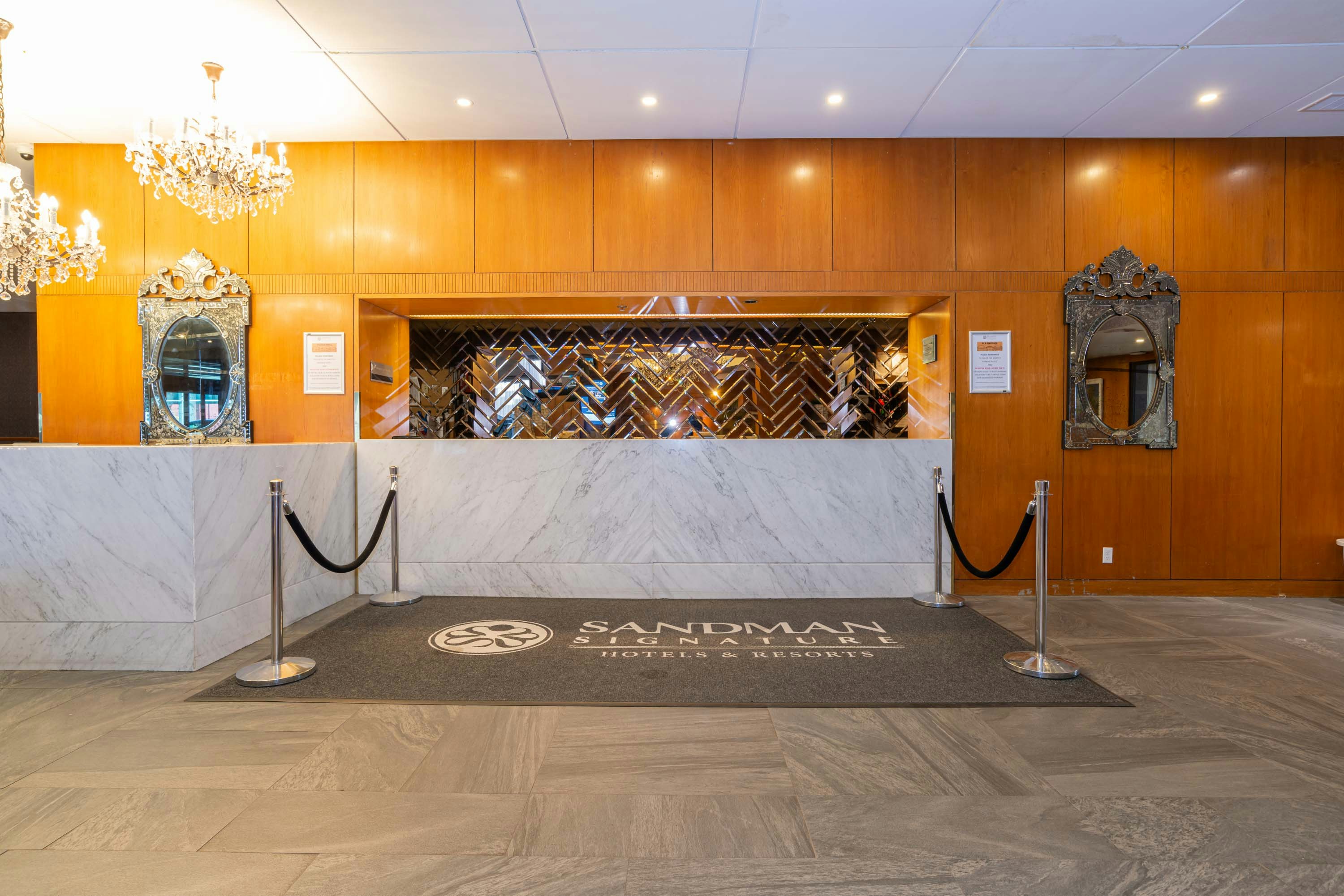 Sandman Signature Edmonton Downtown Hotel 5/46
