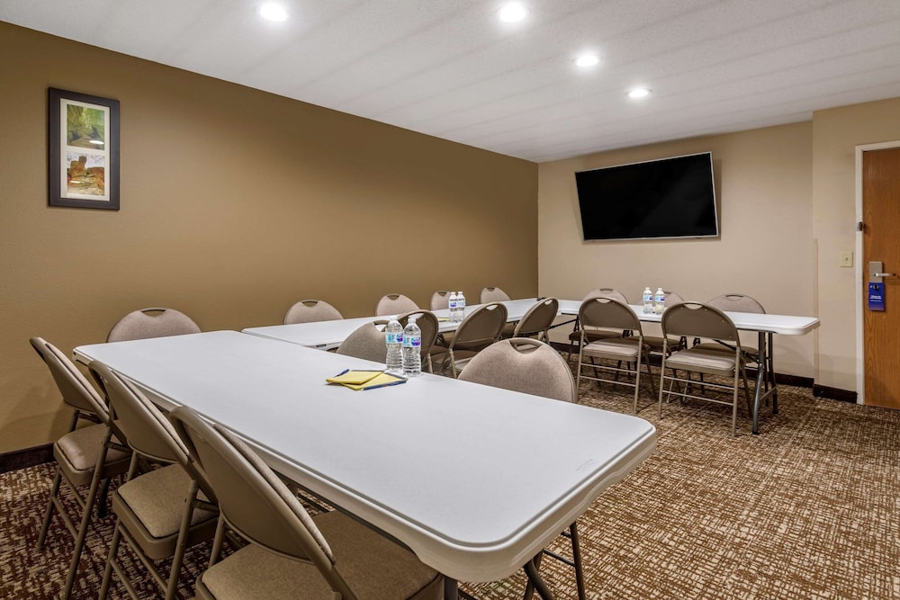 Comfort Inn Paducah I-24 31/36