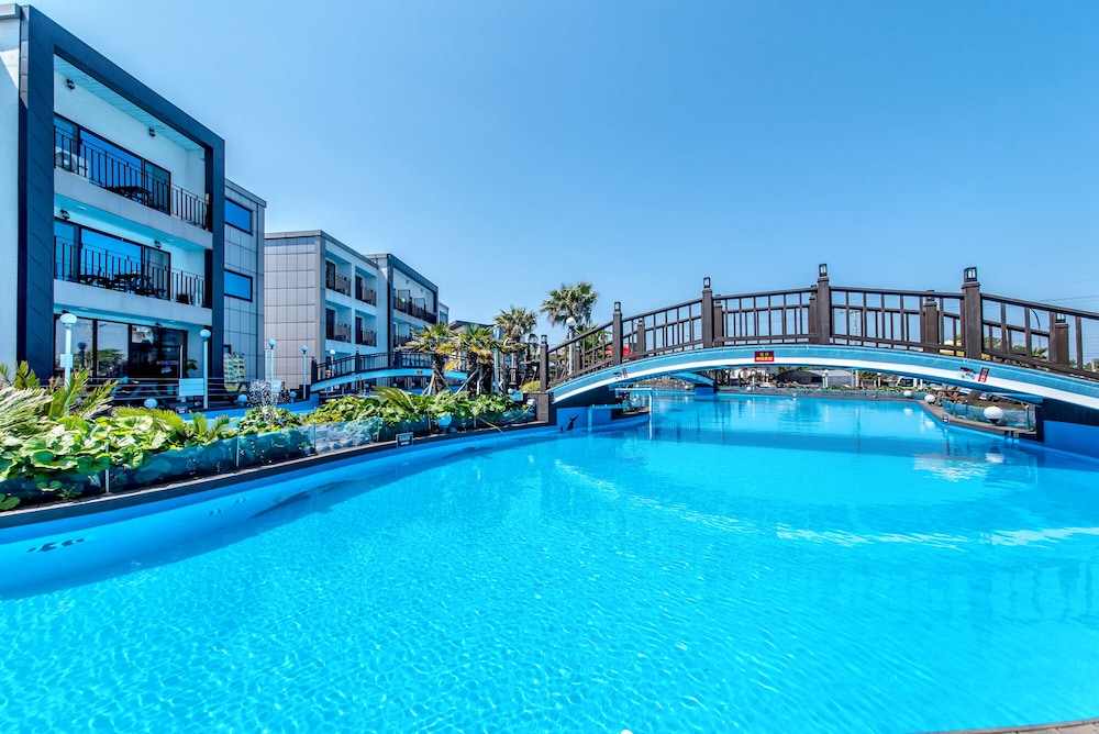 Water Garden Resort 65/68