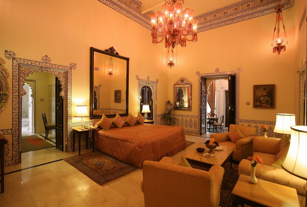 Shiv Niwas Palace 32/71