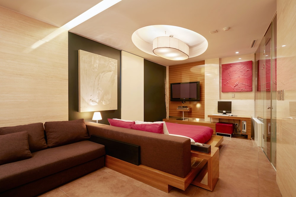 Tria Hotel 45/62