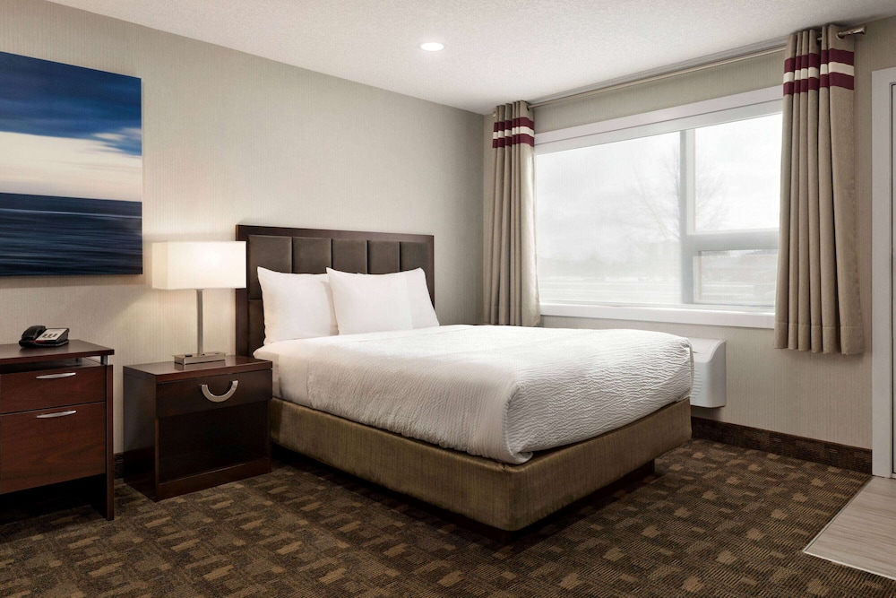 Days Inn By Wyndham Wainwright 7/27
