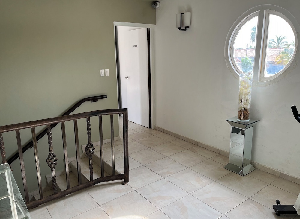 Genesis Bed &amp; Breakfast 7/50