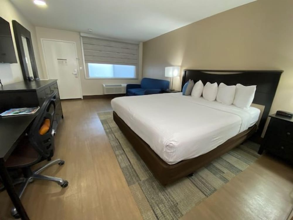 Stanford Inn And Suites Anaheim Ex Comfort Inn Maingate 31/58