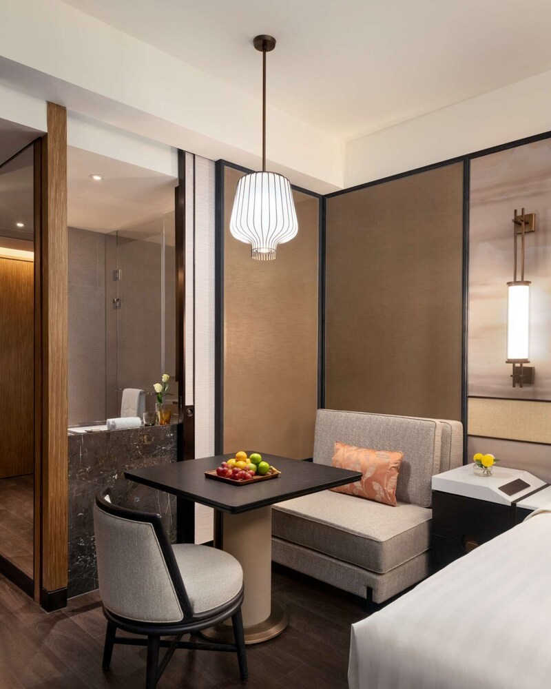 Shangri-La Putian 33/50