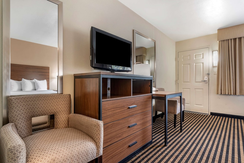 Best Western Town House Lodge 24/33