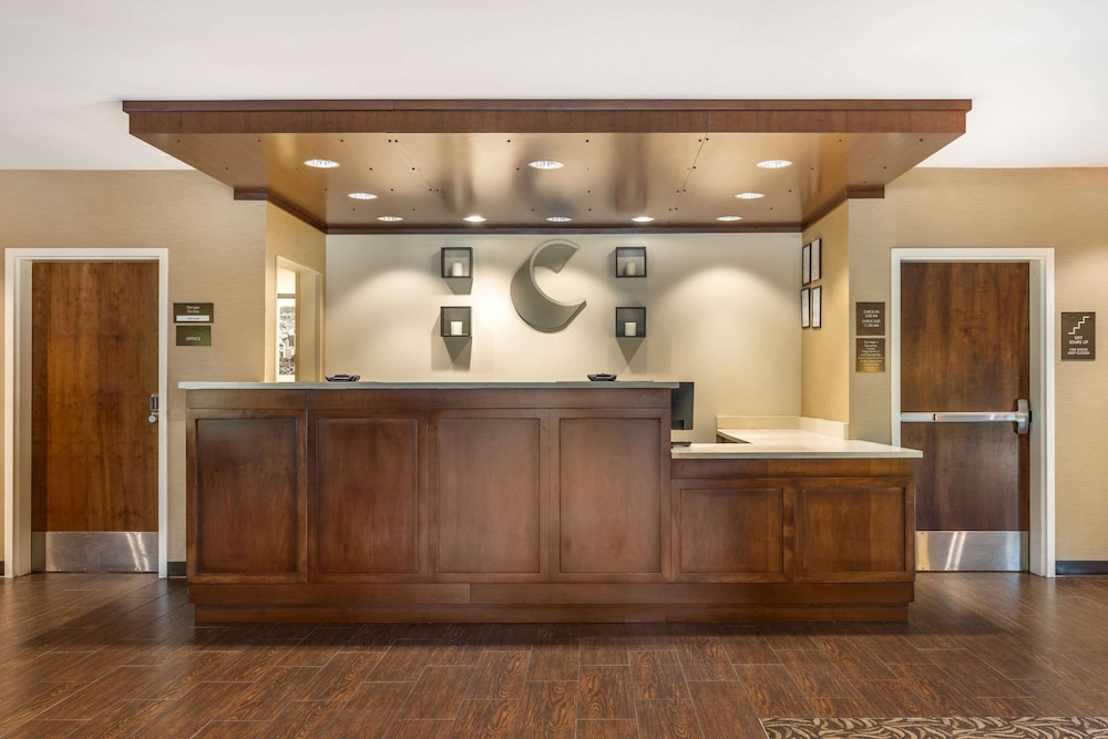 Comfort Inn & Suites At Crossplex Village 5/50