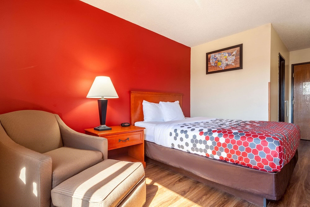 Econo Lodge Sioux Center 20/43