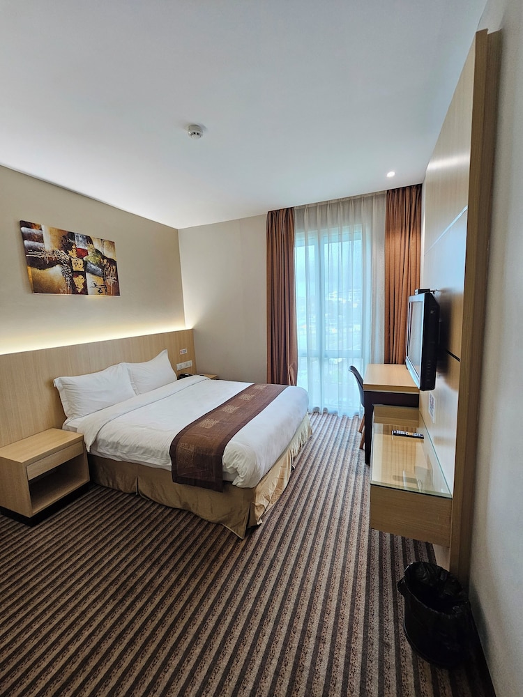 DELUXE, DOUBLE BED