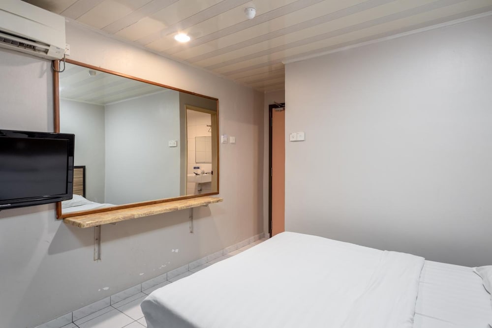 Subang Park Hotel 32/64