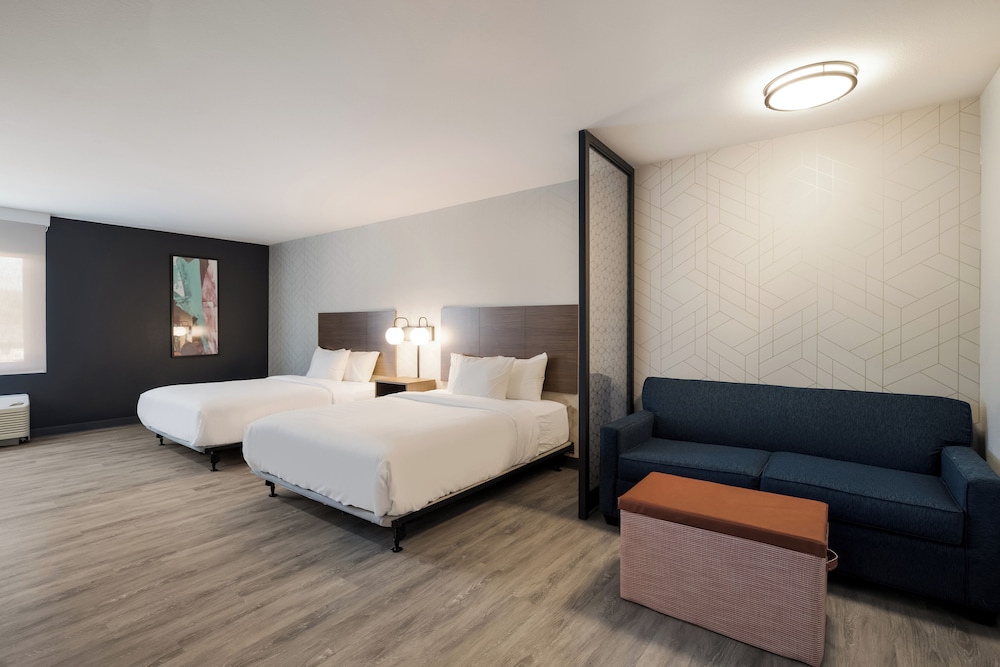 Everhome Suites San Bernardino - Loma Linda 30/59