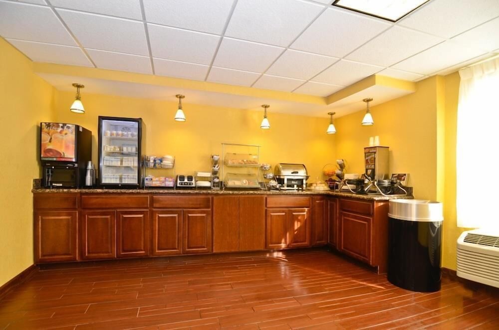 Best Western Plus Parkway Hotel 5/26