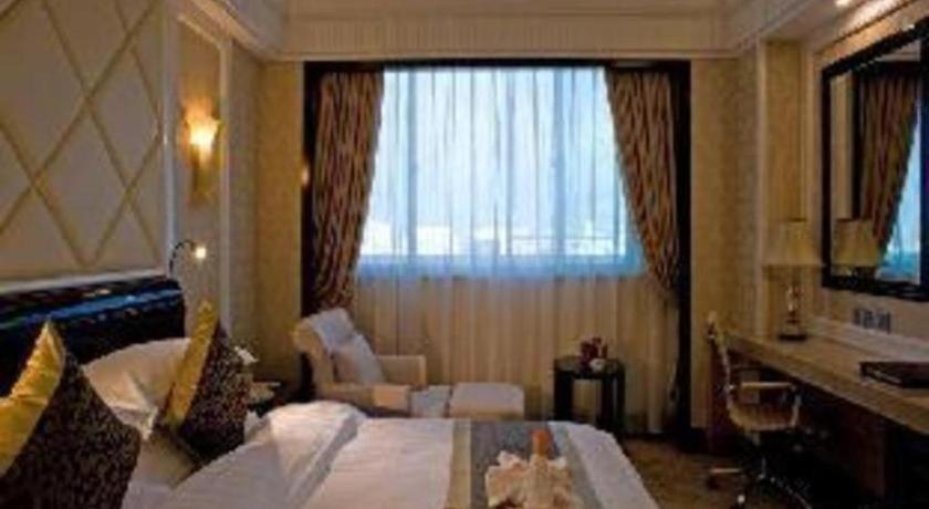 Sun City Hotel 40/50