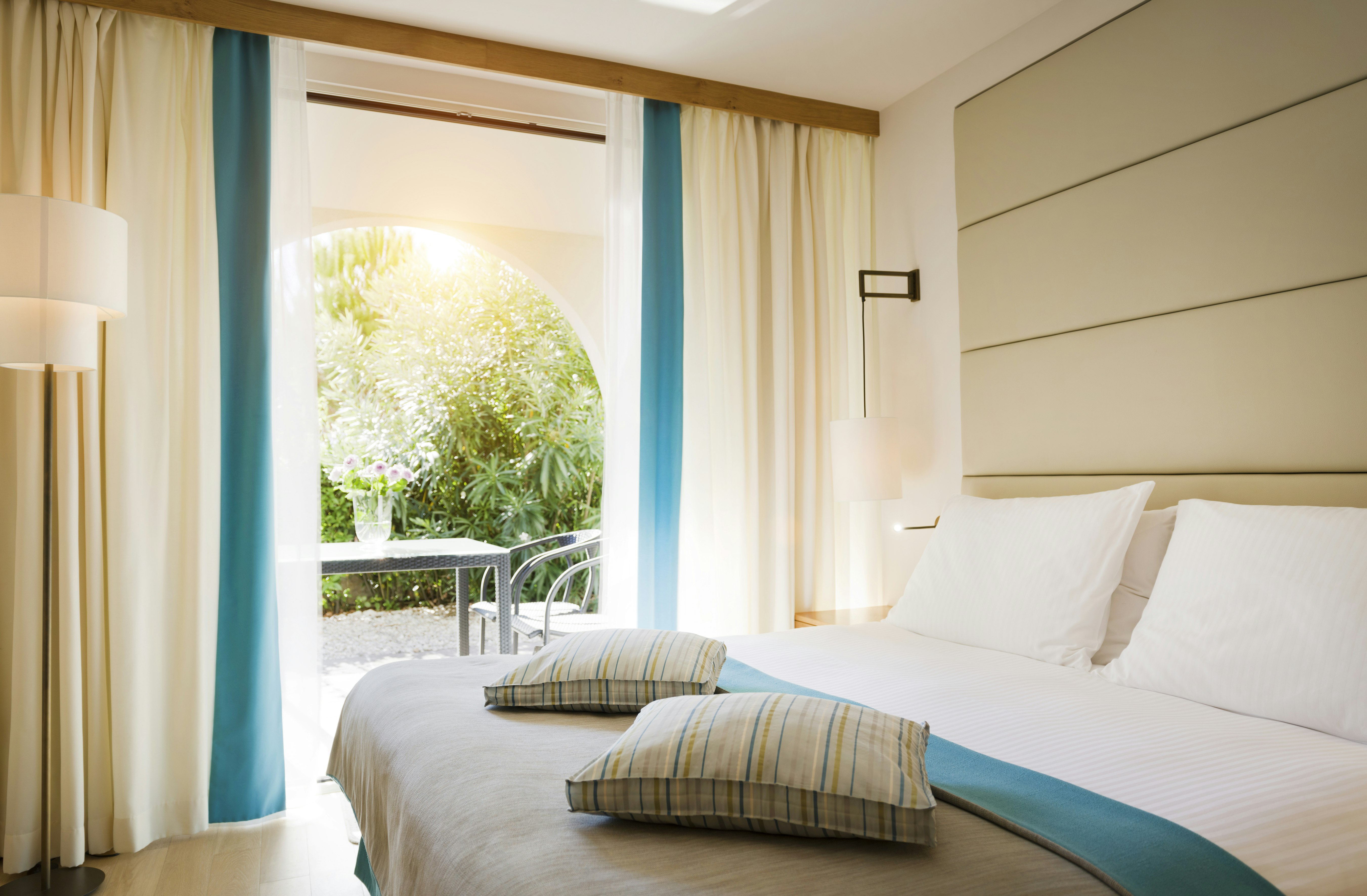 1 BEDROOM, RESIDENCE, GARDEN VIEW