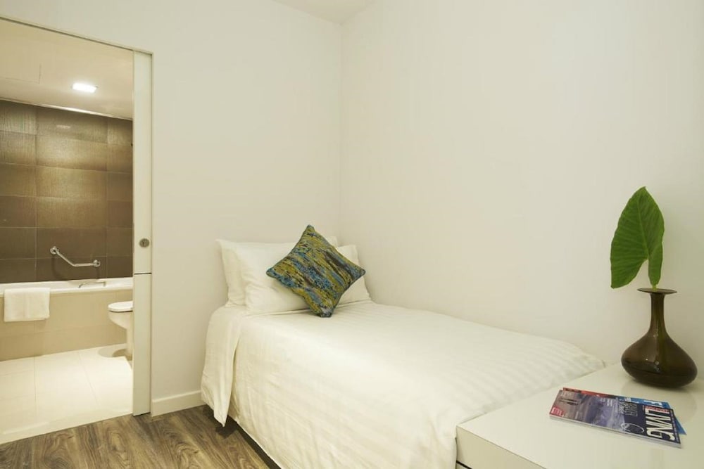 Parkroyal Serviced Suites 15/50