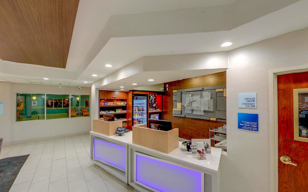 Holiday Inn Express Fort Wayne-East(New Haven) 25/39
