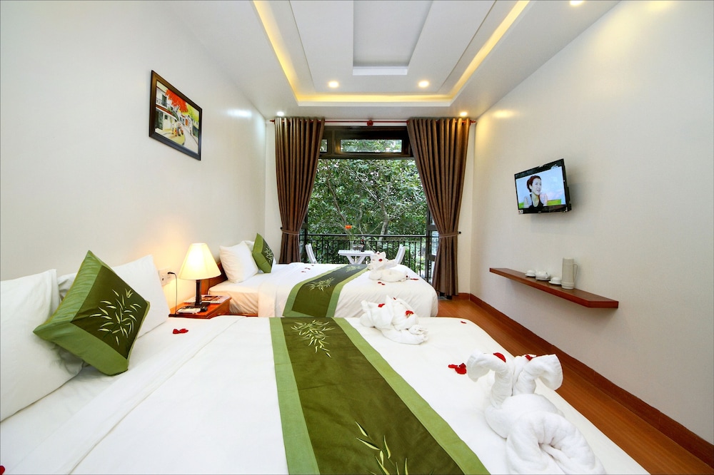 BLUE LAKE HOMESTAY 15/56