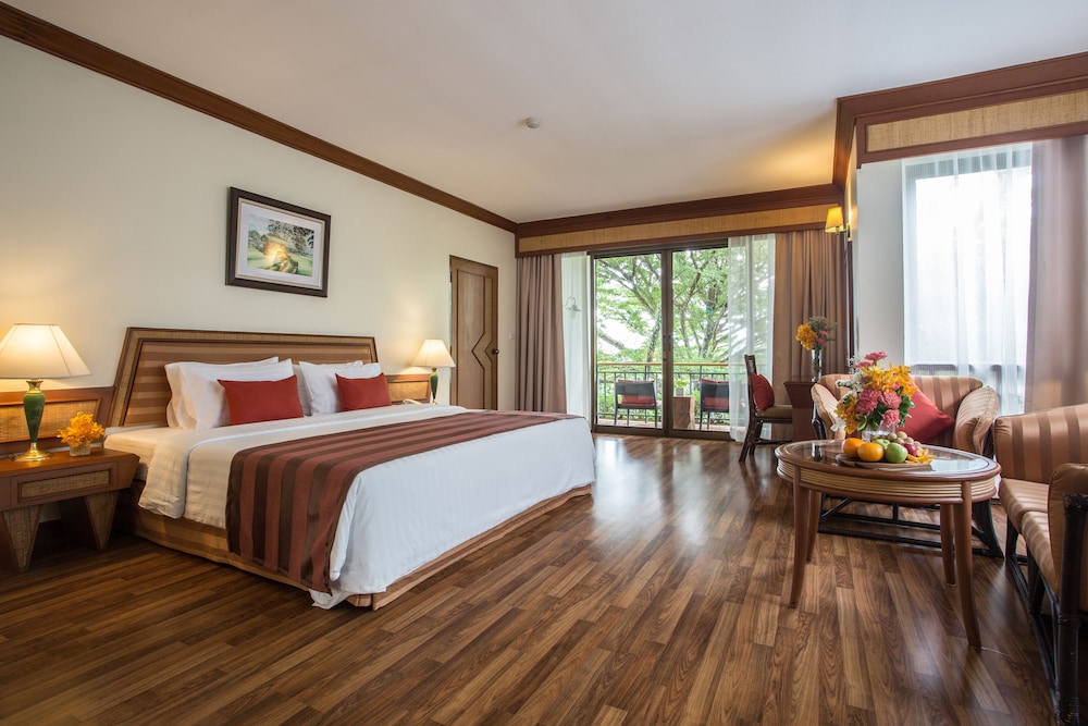 Maneechan Resort 24/75