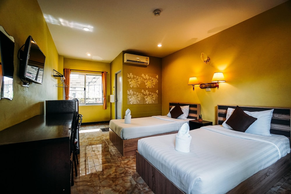 Phoemphoon 2 Hotel 24/54