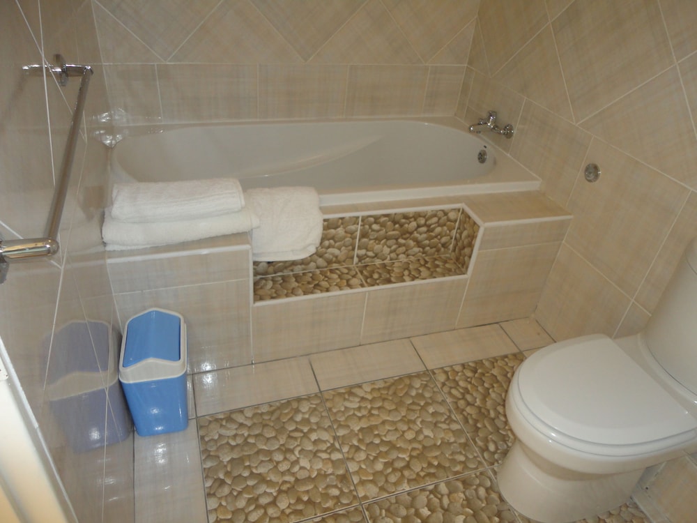 Global Village Guesthouse 25/31