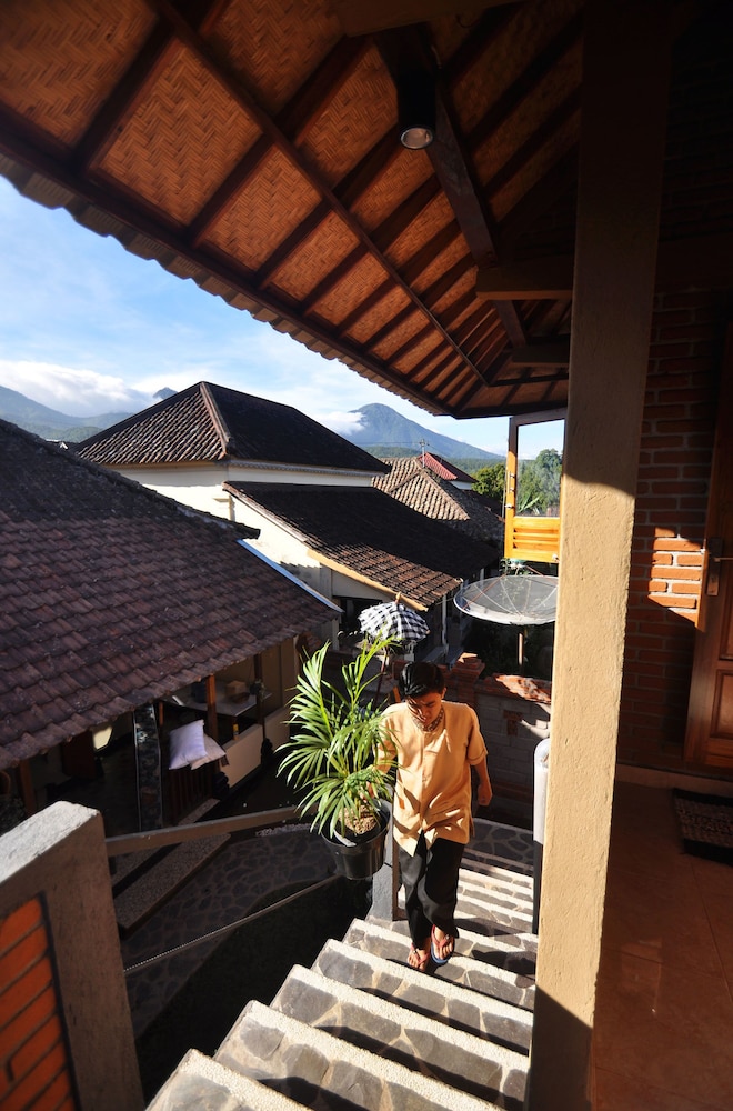 Meme Surung Homestay 42/66