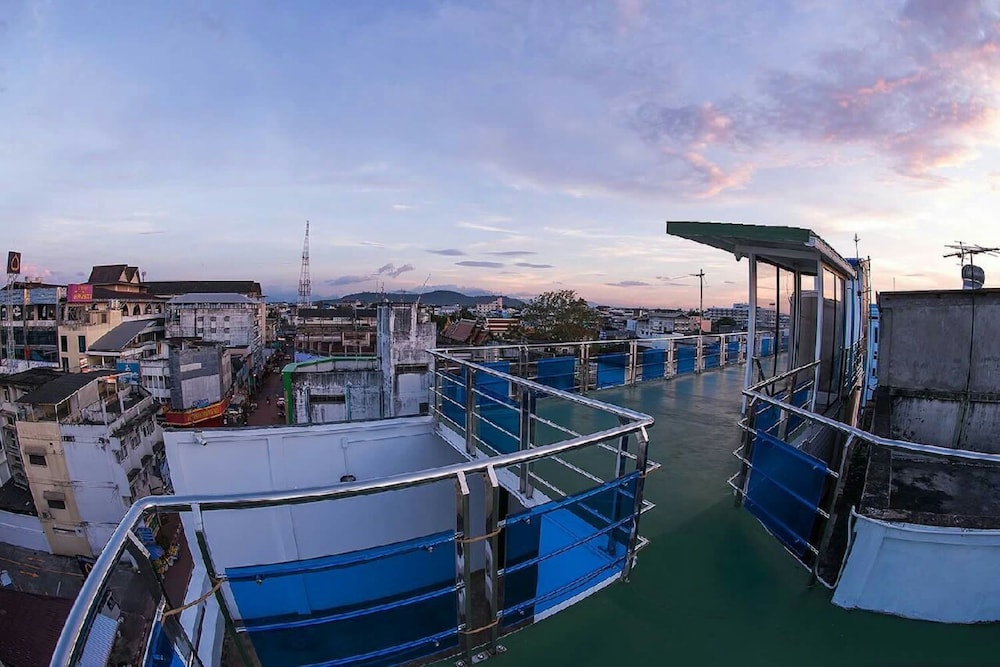 The Port Hostel By Suwatchai 30/50