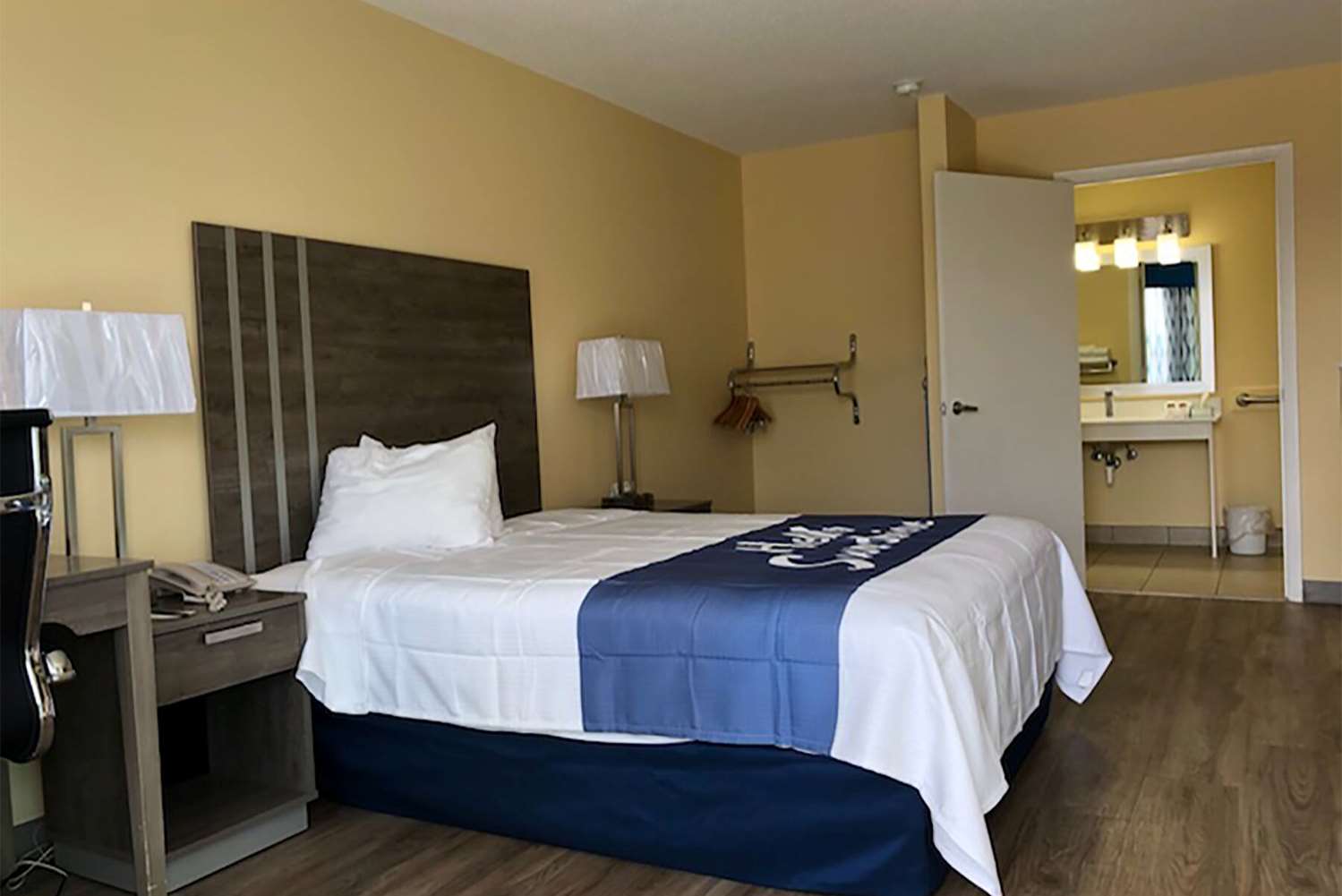 Days Inn by Wyndham Cape Carteret near Emerald Isle 5/13