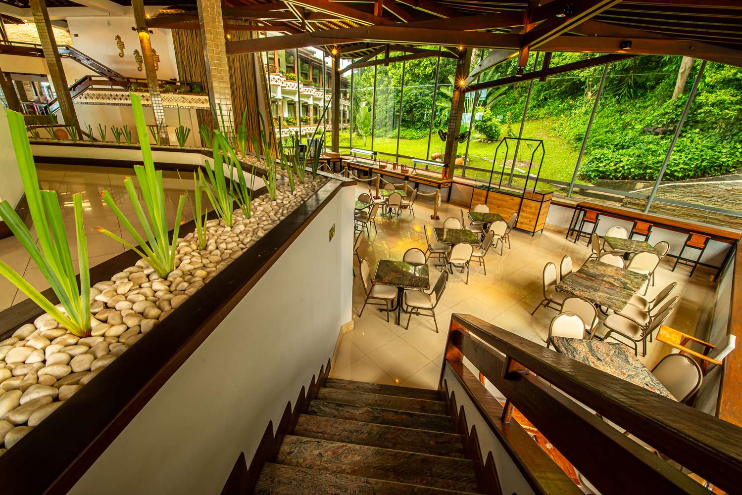 restaurant cafeteria